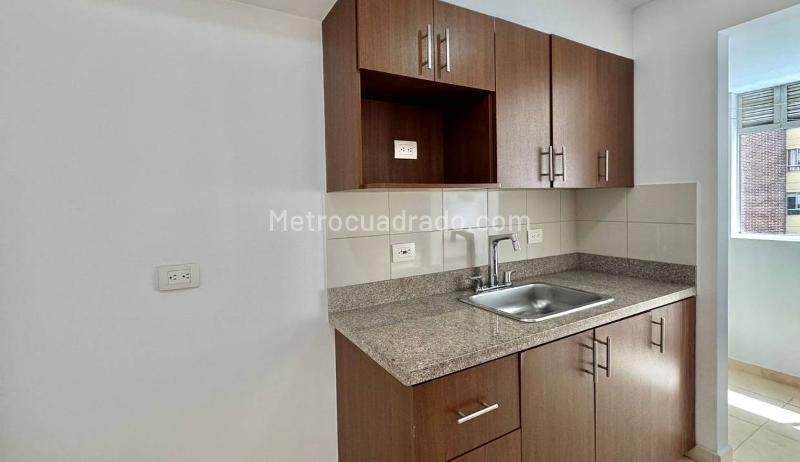 Piso – Sabaneta, San Isidro - Más