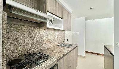 Apartamento en venta en Alicate, Itagüí · foto 3 de 20