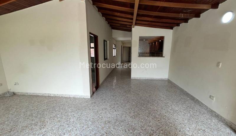 Unfurnished 5BR House in Belen Las Playas - 3