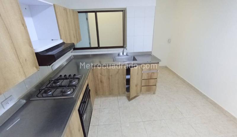 Casa en Muy Buen Estado de 3 Alcobas en Belén Rosales - 2