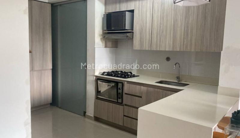 Modern 3BR Apartment with Pool in Belen Loma de los Bernal