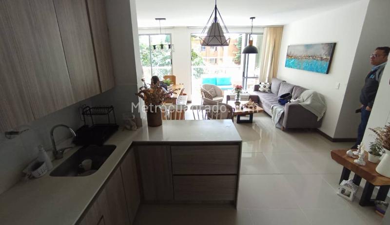 Modern 3BR Apartment with Pool in Belen Loma de los Bernal - 6