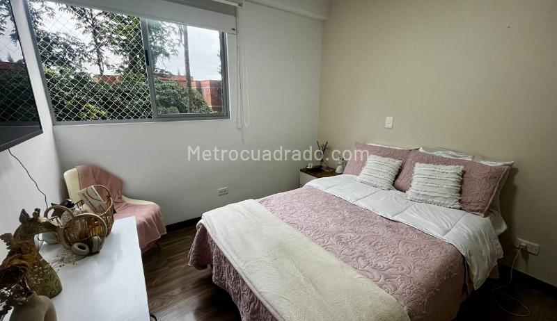 Modern 3BR Apartment with Pool in Belen Loma de los Bernal - 9