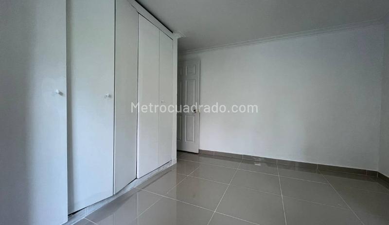 Apartamento de 4 Alcobas en El Poblado en Buen Estado - 3