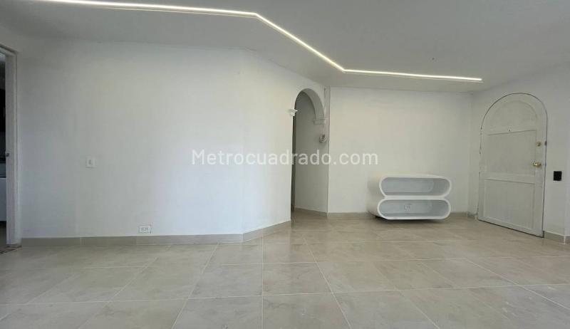 Apartamento de 4 Alcobas en El Poblado en Buen Estado - 4