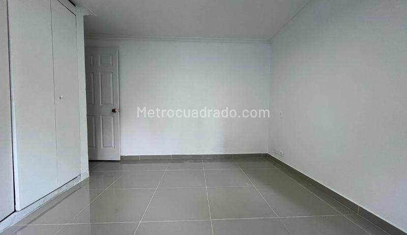 Apartamento de 4 Alcobas en El Poblado en Buen Estado - 6
