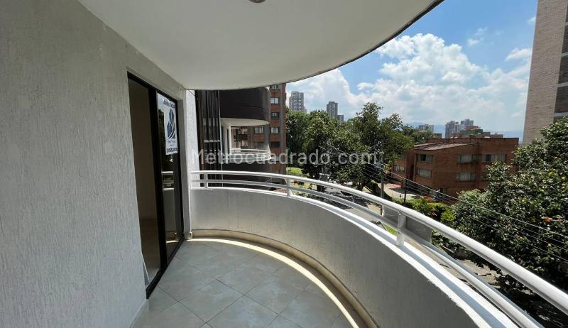 Apartamento de 4 Alcobas en El Poblado en Buen Estado - 9