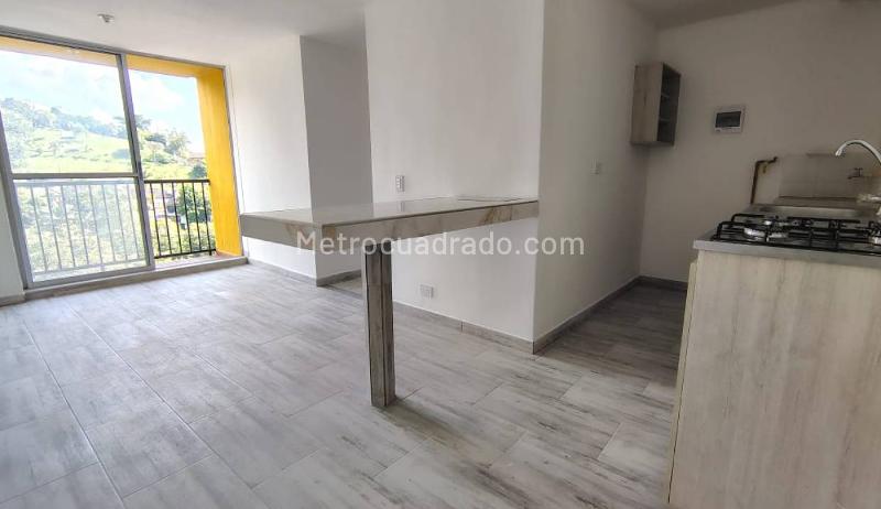 Unfurnished 3BR Apartment for Rent in La Estrella - 2