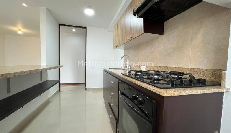 Apartamento Sin Amoblar de 2 Alcobas en El Poblado - 2