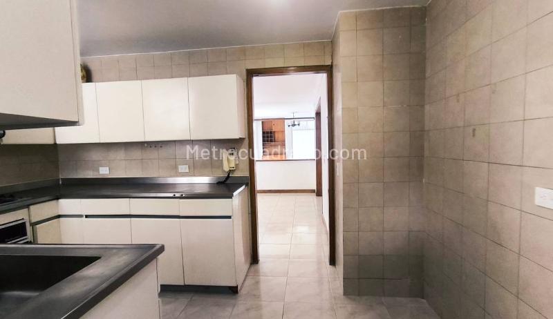 Casa sin Amoblar de 4 Alcobas con Jardín en El Poblado - 3