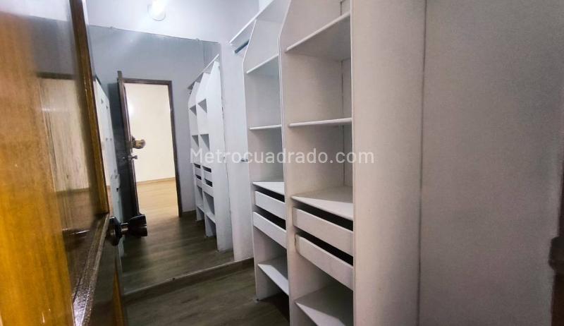 Casa sin Amoblar de 4 Alcobas con Jardín en El Poblado - 8