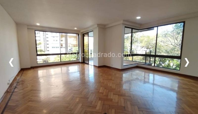 Apartamento de 3 Alcobas en Muy Buen Estado en El Poblado - 6