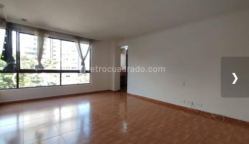 Apartamento de 3 Alcobas en Muy Buen Estado en El Poblado - 8