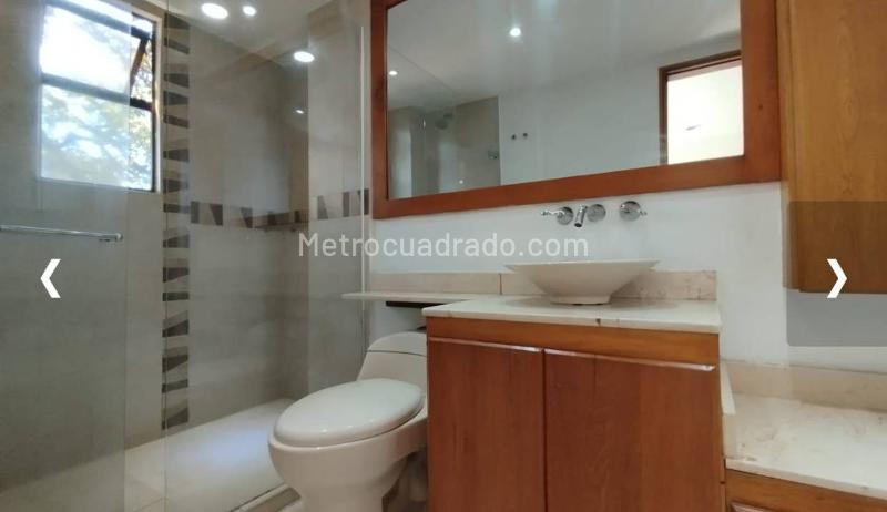 Apartamento de 3 Alcobas en Muy Buen Estado en El Poblado - 9