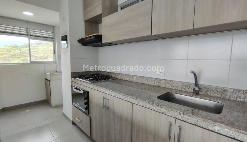 Apartamento sin Amoblar de 3 Alcobas en Calasanz con Piscina y Gimnasio - 2