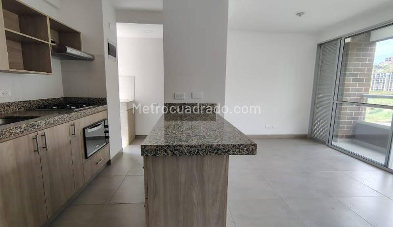 Unfurnished 3BR Apartment in Calasanz - 3
