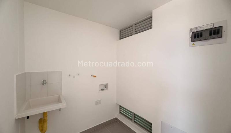 Piso – Sabaneta, San Isidro - Más