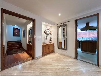 Apartamento de 3 alcobas en venta en Los Rosales, Bogotá, 176 m² · foto 8 de 19