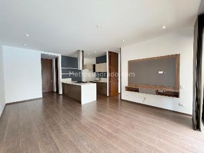 Apartaestudio en venta en Chico Norte, Bogotá, 66 m² · foto 2 de 18