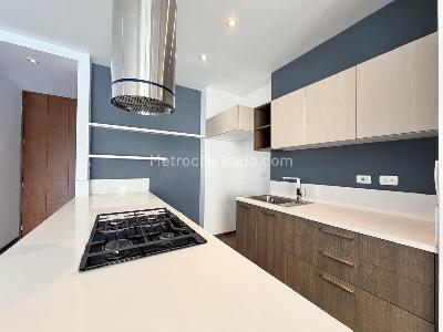 Apartaestudio en venta en Chico Norte, Bogotá, 66 m² · foto 9 de 18