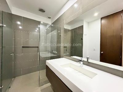 Apartaestudio en venta en Chico Norte, Bogotá, 66 m² · foto 16 de 18