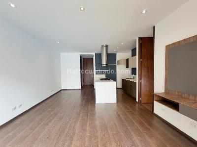 Apartaestudio en venta en Chico Norte, Bogotá, 66 m² · foto 3 de 18