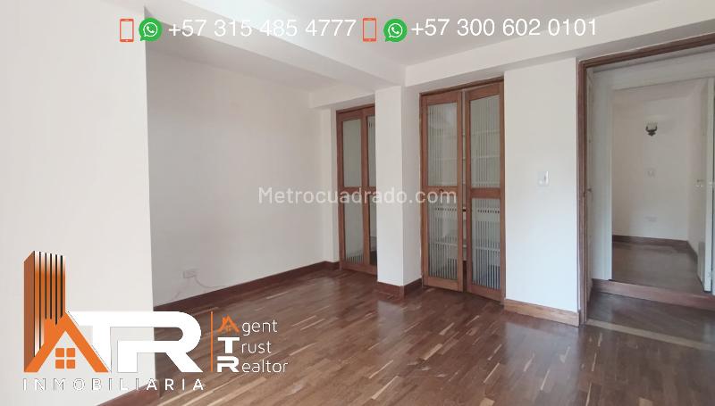 Magnificent 3BR Apartment in El Tesoro - 2