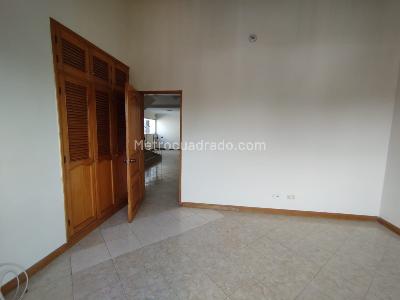 Apartamento de 4 alcobas en arriendo en El Velodromo, Medellín, 200 m² · foto 13 de 20