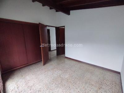 Casa de 4 alcobas en venta en Simon Bolivar, Medellín, 210 m² · foto 4 de 15