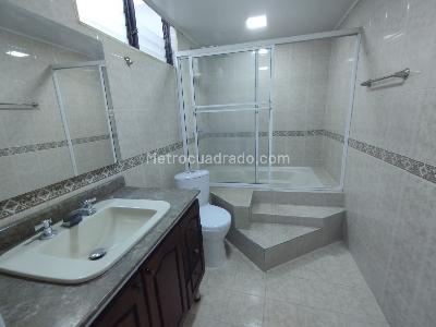 Casa de 4 alcobas en venta en Buenos Aires, Medellín, 231 m² · foto 5 de 20