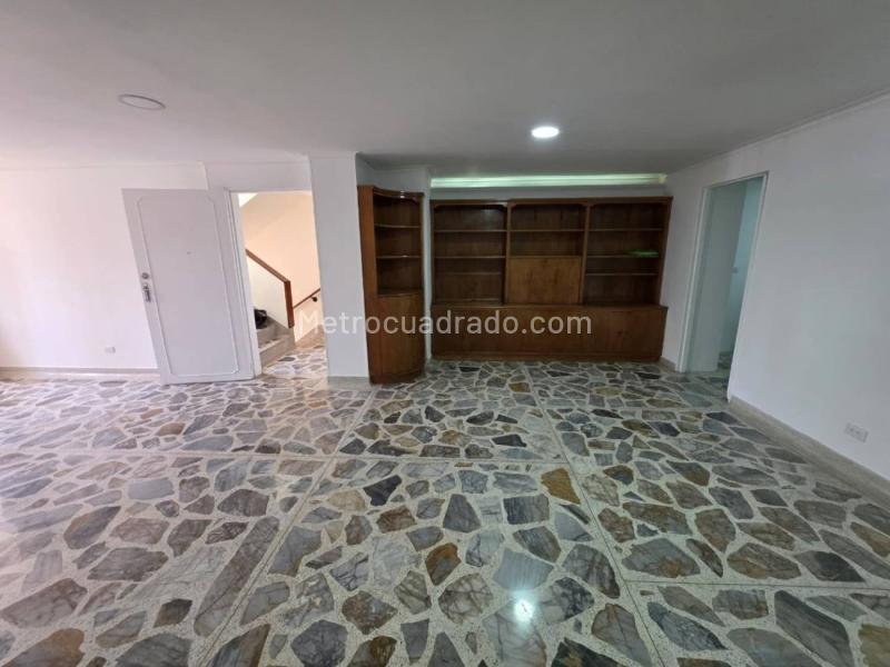 Amplio Apartamento de 3 Alcobas en Simón Bolívar - 2