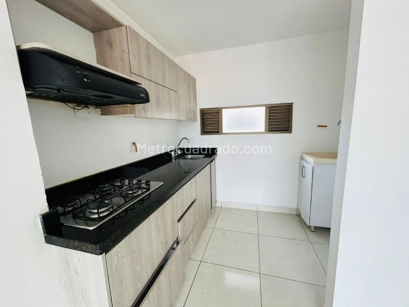 Apartamento Dúplex de 3 Alcobas en Barrio Cristóbal - 4