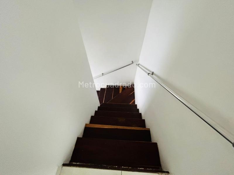 Apartamento Dúplex de 3 Alcobas en Barrio Cristóbal - 7