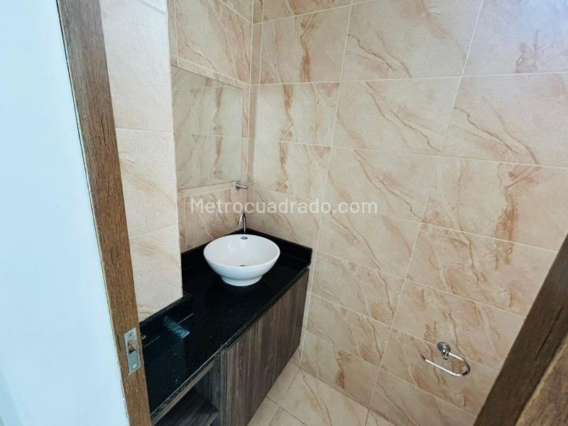 Apartamento Dúplex de 3 Alcobas en Barrio Cristóbal - 8