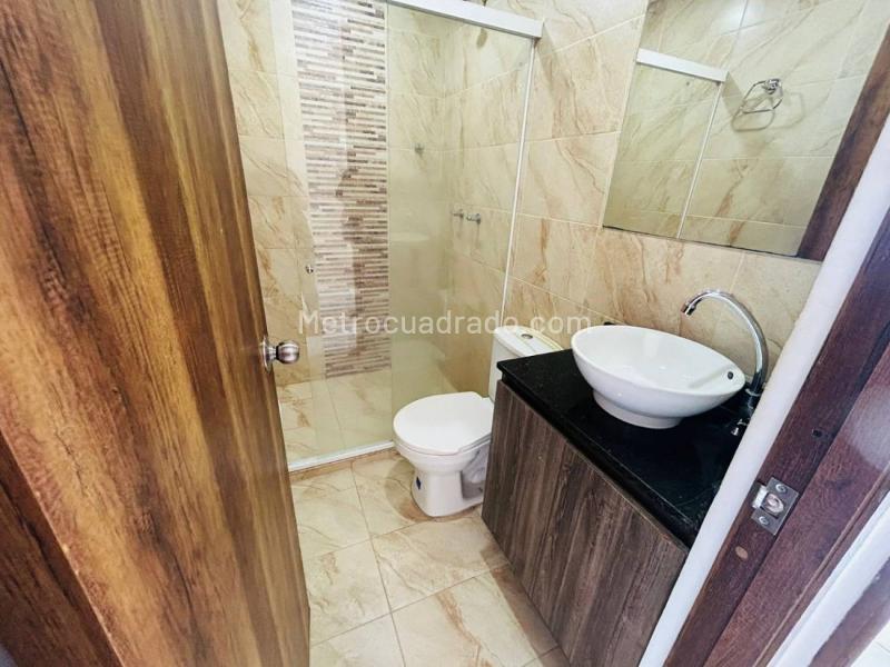 Apartamento Dúplex de 3 Alcobas en Barrio Cristóbal - 9