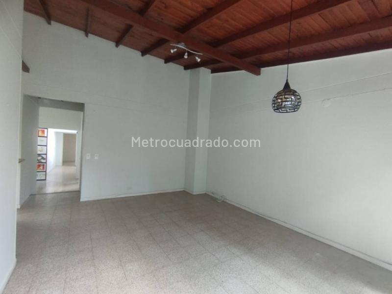 3BR Apartment in Exclusive San Joaquin - 2