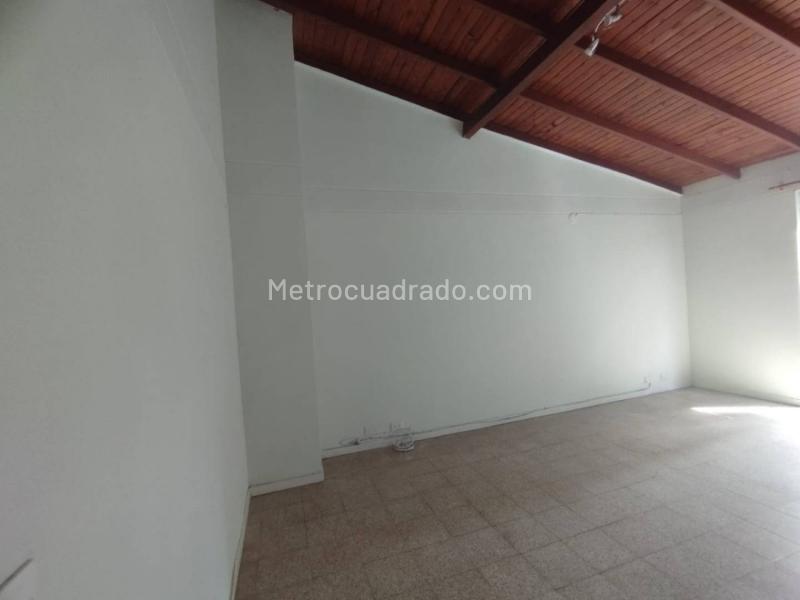 3BR Apartment in Exclusive San Joaquin - 4