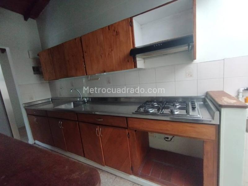 3BR Apartment in Exclusive San Joaquin - 8