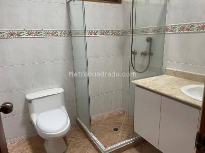 Casa de 4 alcobas en venta en Loma Del Escobero, Envigado · foto 15 de 20