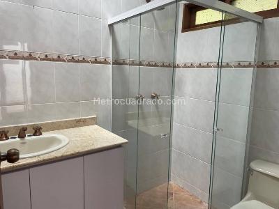 Casa de 4 alcobas en venta en Loma Del Escobero, Envigado · foto 17 de 20
