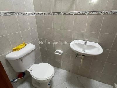 Casa de 4 alcobas en venta en Loma Del Escobero, Envigado · foto 18 de 20