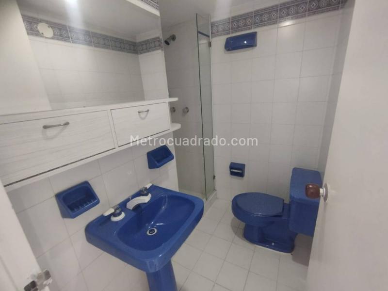 Spacious 4BR Apartment in La Loma Del Indio - 3