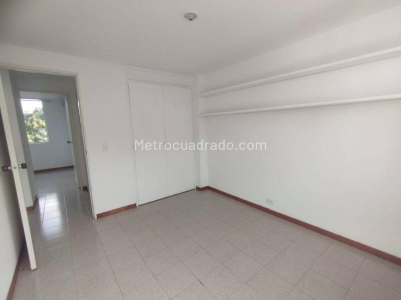 Spacious 4BR Apartment in La Loma Del Indio - 9