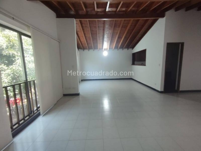 Exclusive 4BR House in Estadio - 3