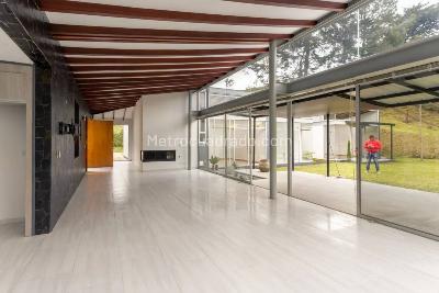 Casa de 5 alcobas en venta en Loma Del Escobero, Envigado, 2000 m² · foto 11 de 20