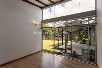 Casa de 5 alcobas en venta en Loma Del Escobero, Envigado, 2000 m² · foto 6 de 20