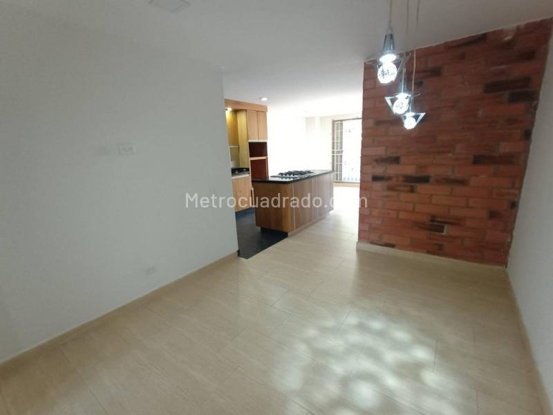 Apartamento Cómodo de 2 Alcobas Cerca al Metro en Calasanz - 7