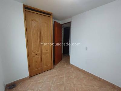 Apartamento de 3 alcobas en venta en Prado, Medellín, 58 m² · foto 9 de 16