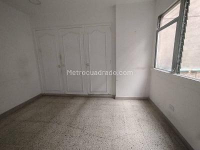Casa de 5 alcobas en arriendo en Medellin, Medellín, 240 m² · foto 13 de 20
