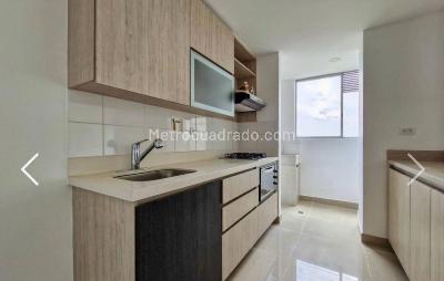 Apartamento de 3 alcobas en venta en Sabaneta, Sabaneta, 52 m² · foto 4 de 13